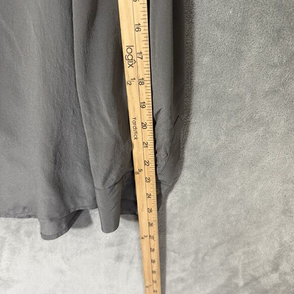 Tommy Bahama Top Womens M 100% Silk Gray Collared Roll Tab Long Sleeves READ - Picture 5 of 8